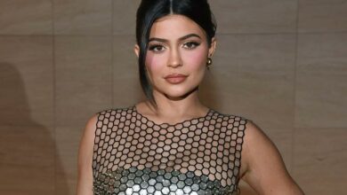 Photo of KYLIE JENNER SHARES NEW PICTURES OF HER BABY BUMP
