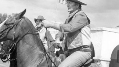 Photo of John Wayne Credits His Iconic Cowboy Persona to Wyatt Earp: Here’s Why