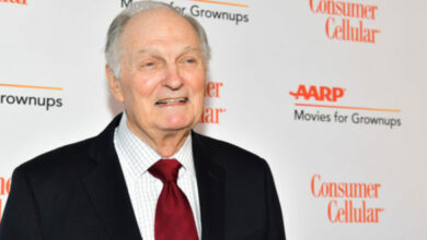 Photo of ‘M*A*S*H’: Alan Alda Revealed Why He and Clint Eastwood Were Visited by FBI Agents