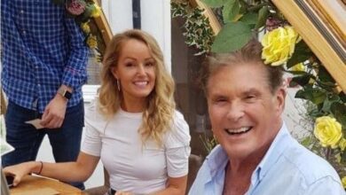 Photo of David Hasselhoff stuns pub after turning up for two-year-old’s birthday party